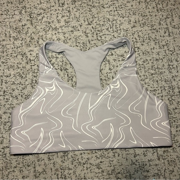Old Navy Active Powersoft Medium Support Go-Dry Gray & White Sports Bra Size XXL - Picture 2 of 6